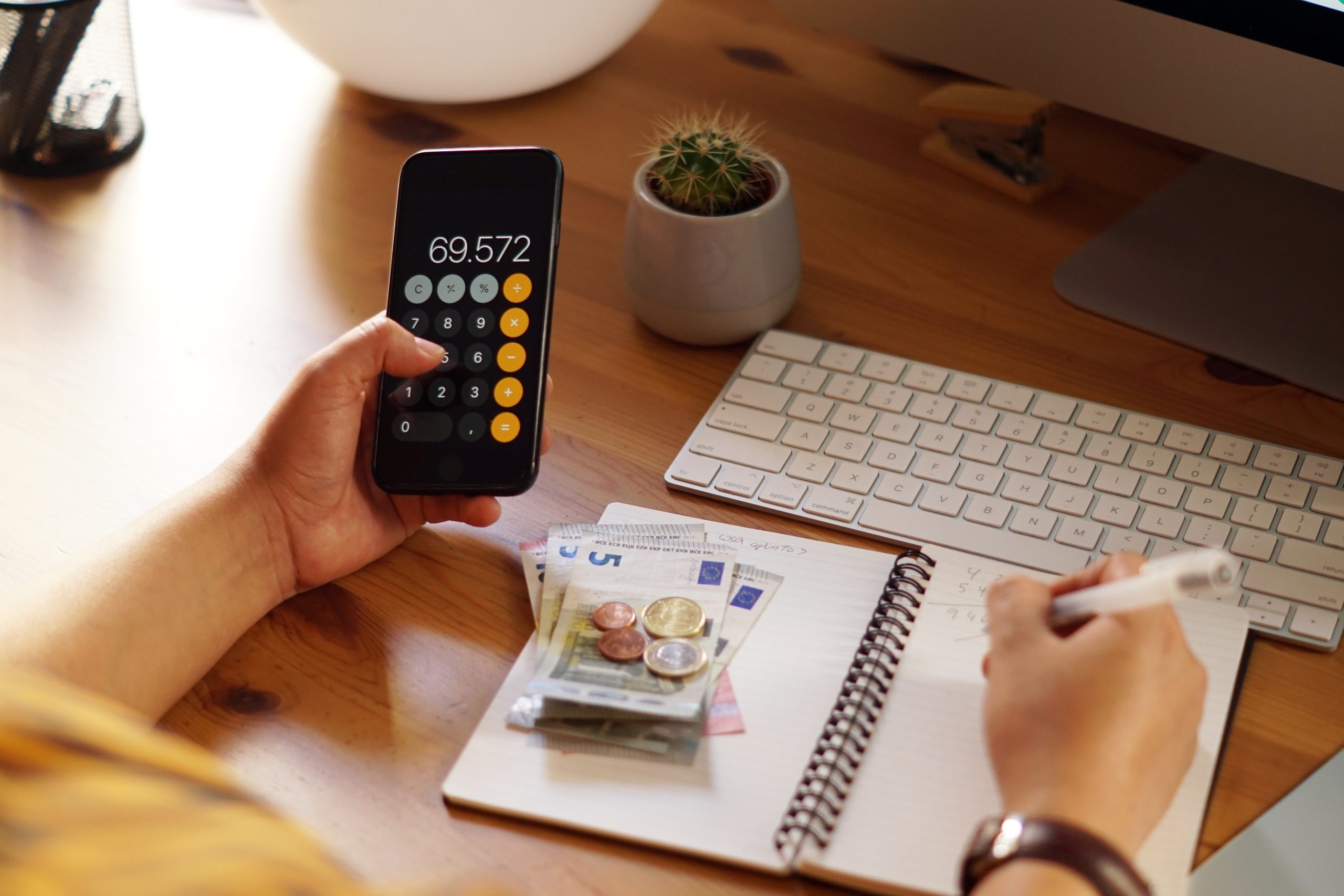 Person calculating CIS self-assessment tax return